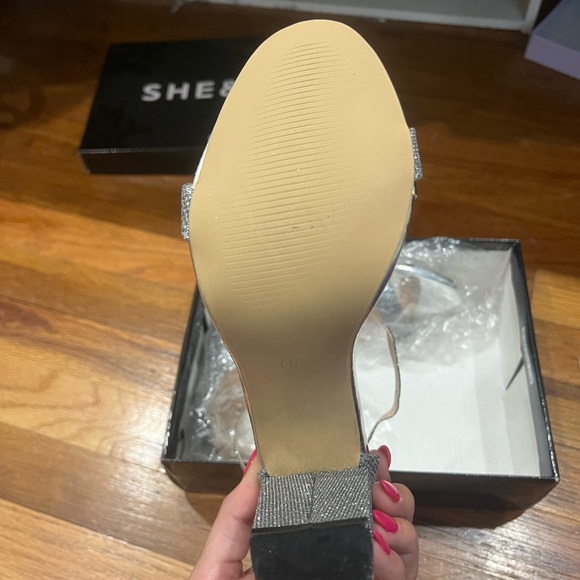 BRAND NEW Silver Sparkle Heels Chunky Ankle Strap - Picture 2 of 4